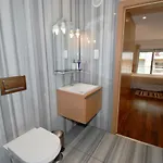 Whale - With Wi-fi And Heated Pool Apartamento